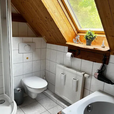 아파트 Maisonette Ferienwohnung, Fusslaeufig Zum Fleesensee Mit Eigenem Garten *