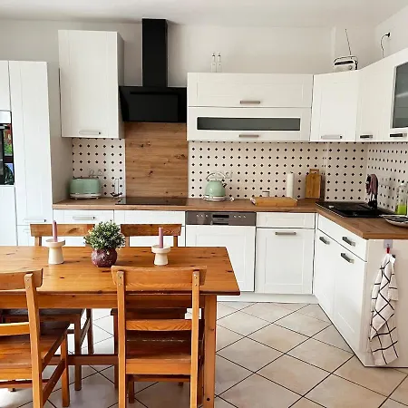 Maisonette Ferienwohnung, Fusslaeufig Zum Fleesensee Mit Eigenem Garten 고렌레빈