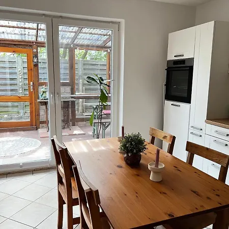 Maisonette Ferienwohnung, Fusslaeufig Zum Fleesensee Mit Eigenem Garten * 고렌레빈