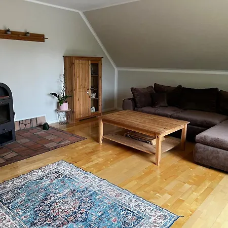 Maisonette Ferienwohnung, Fusslaeufig Zum Fleesensee Mit Eigenem Garten Daire