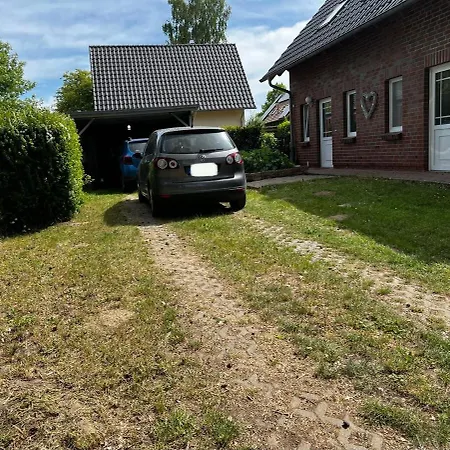 Maisonette Ferienwohnung, Fusslaeufig Zum Fleesensee Mit Eigenem Garten Daire Göhren-Lebbin