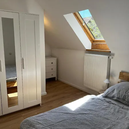 Maisonette Ferienwohnung, Fusslaeufig Zum Fleesensee Mit Eigenem Garten 아파트 고렌레빈