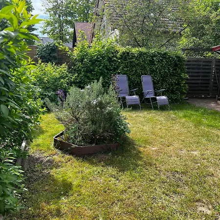 Maisonette Ferienwohnung, Fusslaeufig Zum Fleesensee Mit Eigenem Garten