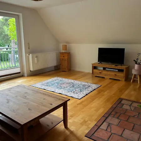 Maisonette Ferienwohnung, Fusslaeufig Zum Fleesensee Mit Eigenem Garten *