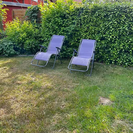 Maisonette Ferienwohnung, Fusslaeufig Zum Fleesensee Mit Eigenem Garten 아파트