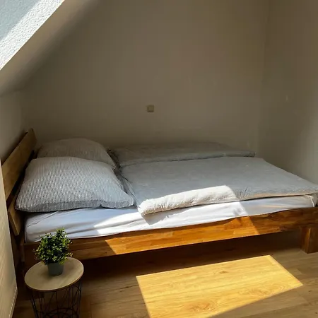 Maisonette Ferienwohnung, Fusslaeufig Zum Fleesensee Mit Eigenem Garten Daire *